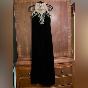 Elegant vintage embellished velvet sheath dress Sterling by Stone Ferris